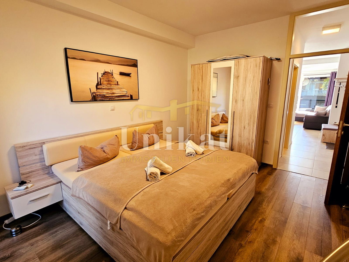 Stanovanje z lastnim bazenom - 2 spalnici